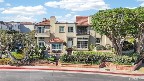 $1,450,000 | 19282 Torreypines Circle, Huntington Beach, CA 92648