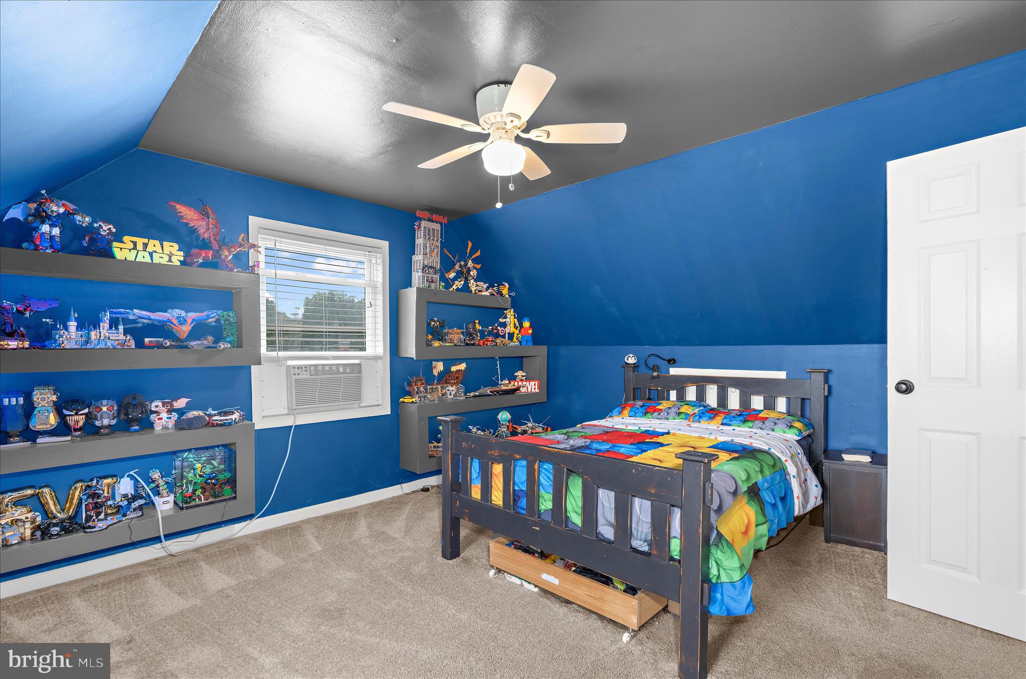 16 Virginia Avenue Edgewater, MD 21037 - Photo 23 of 54 Upper Level: Bedroom 1