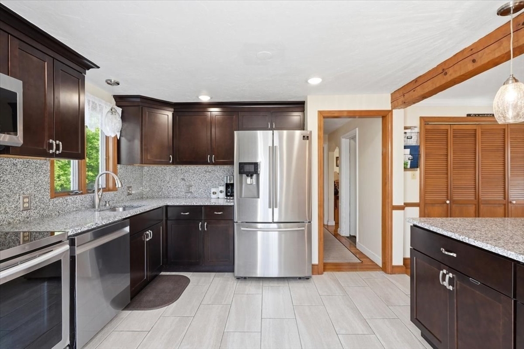3 Devine Road Randolph, MA 02368 - Photo 4 of 41