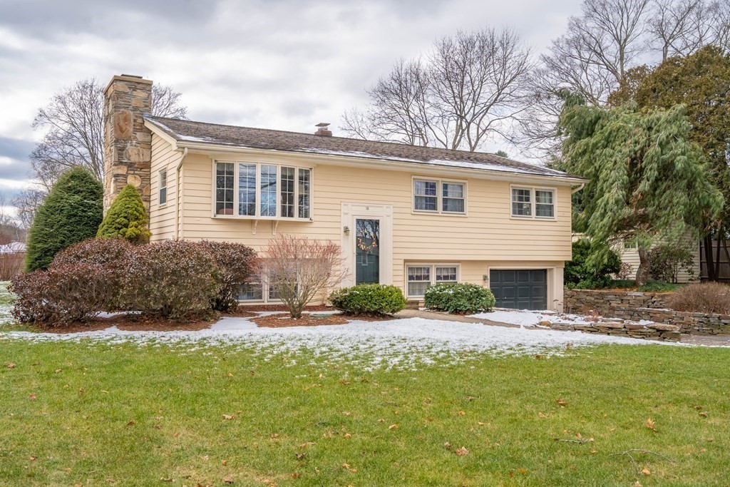 13 Smithville Road Spencer, MA 01562 - Photo 2 of 40 Gallery Image 2