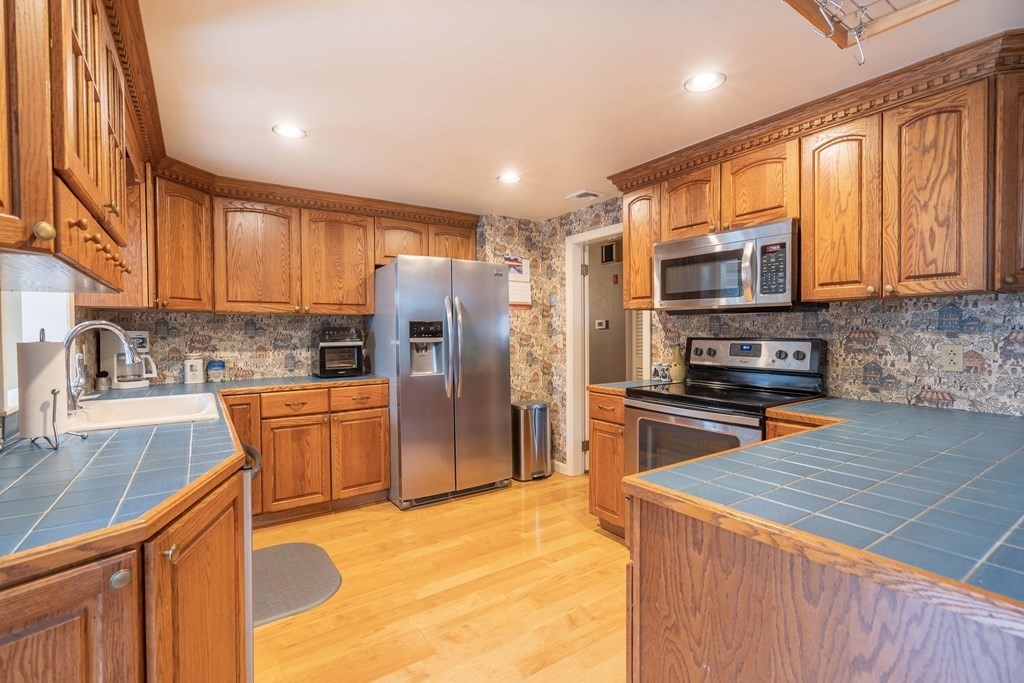 13 Smithville Road Spencer, MA 01562 - Photo 6 of 40 Gallery Image 6