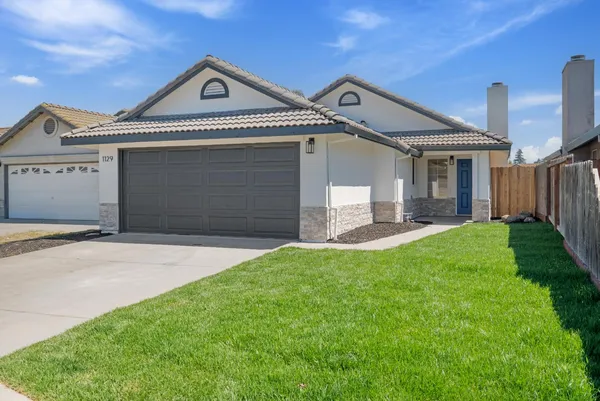 $469,900 | 1129 La Mesa Street, Escalon, CA 95320