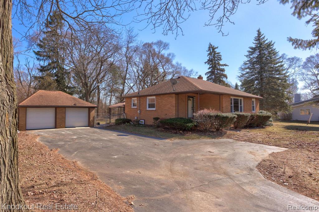 2123 South Reese Road Reese, MI 48757 - Photo 2 of 42