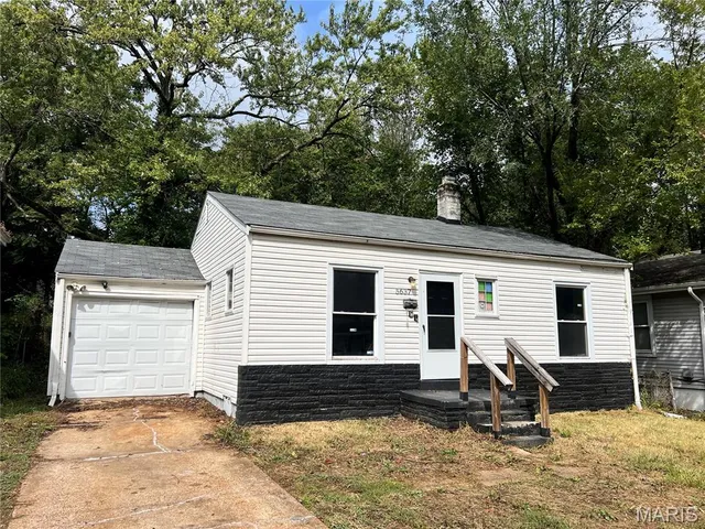 $1,050 | 5637 Hamilton Avenue, St. Louis, MO 63136