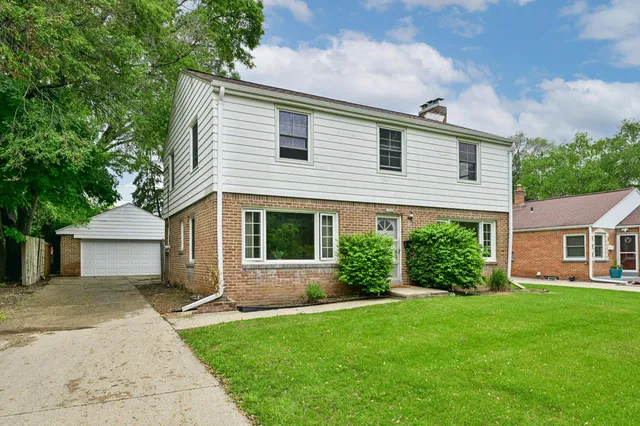 $319,900 | 10560 West Grantosa Drive, Wauwatosa, WI 53222