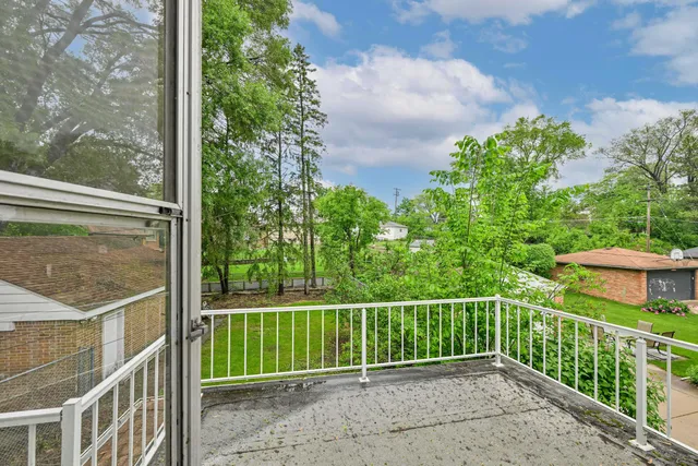 $319,900 | 10560 West Grantosa Drive, Wauwatosa, WI 53222