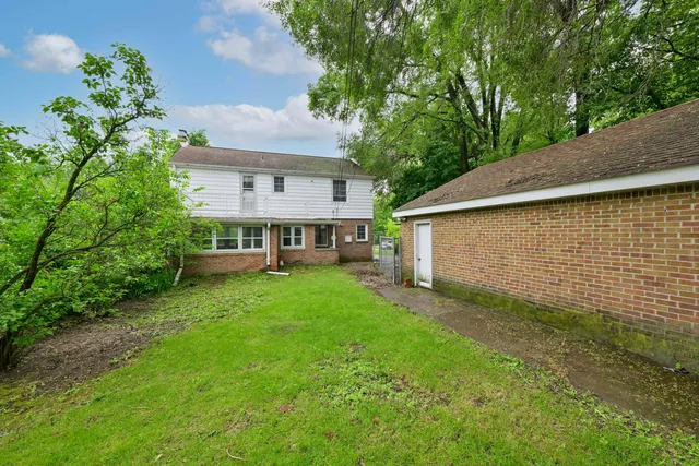 $319,900 | 10560 West Grantosa Drive, Wauwatosa, WI 53222