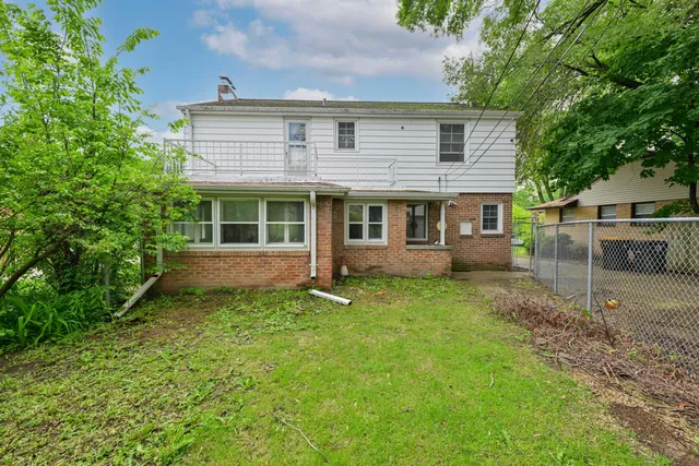 $319,900 | 10560 West Grantosa Drive, Wauwatosa, WI 53222