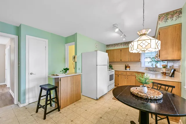 $319,900 | 10560 West Grantosa Drive, Wauwatosa, WI 53222