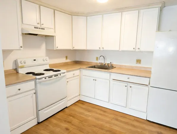 $152,400 | 185 Loudon Road, Unit 8, Concord, NH 03301