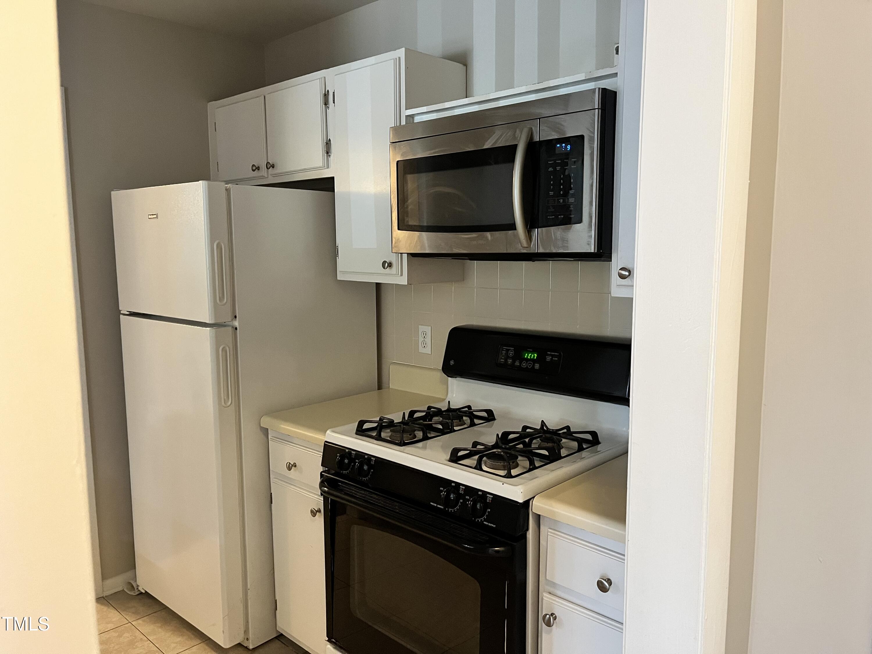 5824 Pointer Drive, Unit 101 Raleigh, NC 27609 - Photo 6 of 16 IMG_1417