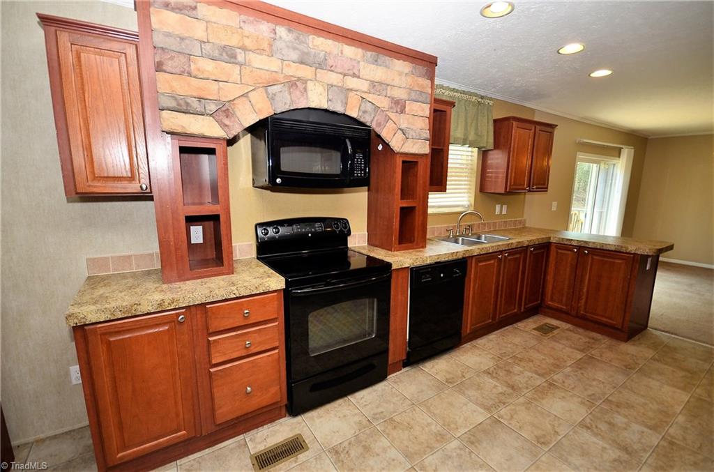 1877 Price Road Eden, NC 27288 - Photo 14 of 29 Gallery Image 14
