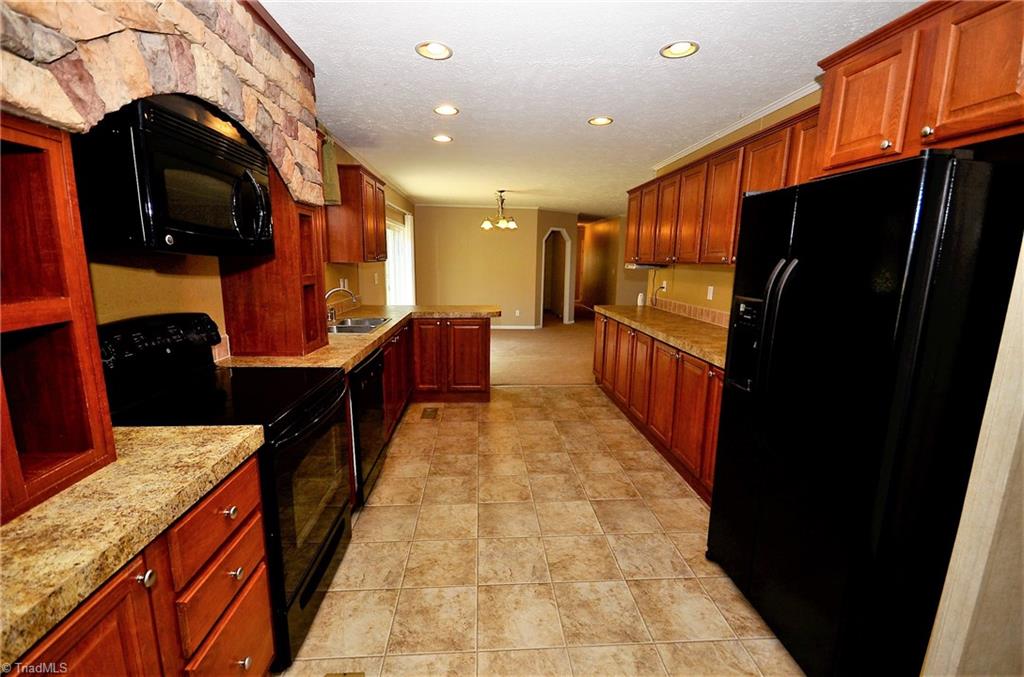 1877 Price Road Eden, NC 27288 - Photo 15 of 29 Gallery Image 15