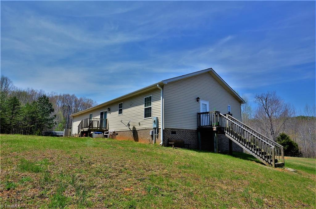 1877 Price Road Eden, NC 27288 - Photo 4 of 29 Gallery Image 4