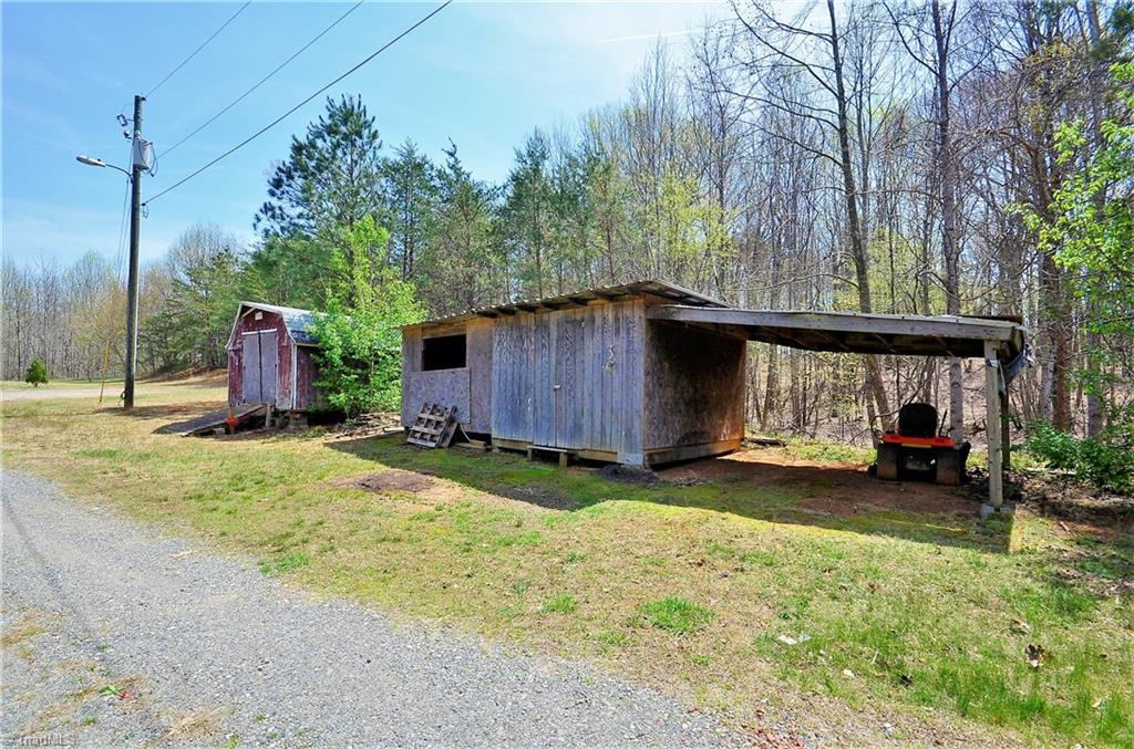 1877 Price Road Eden, NC 27288 - Photo 8 of 29 Gallery Image 8
