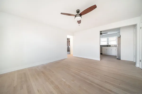 $1,700 | 5201 West Wellington Avenue, Unit 2E, Chicago, IL 60641