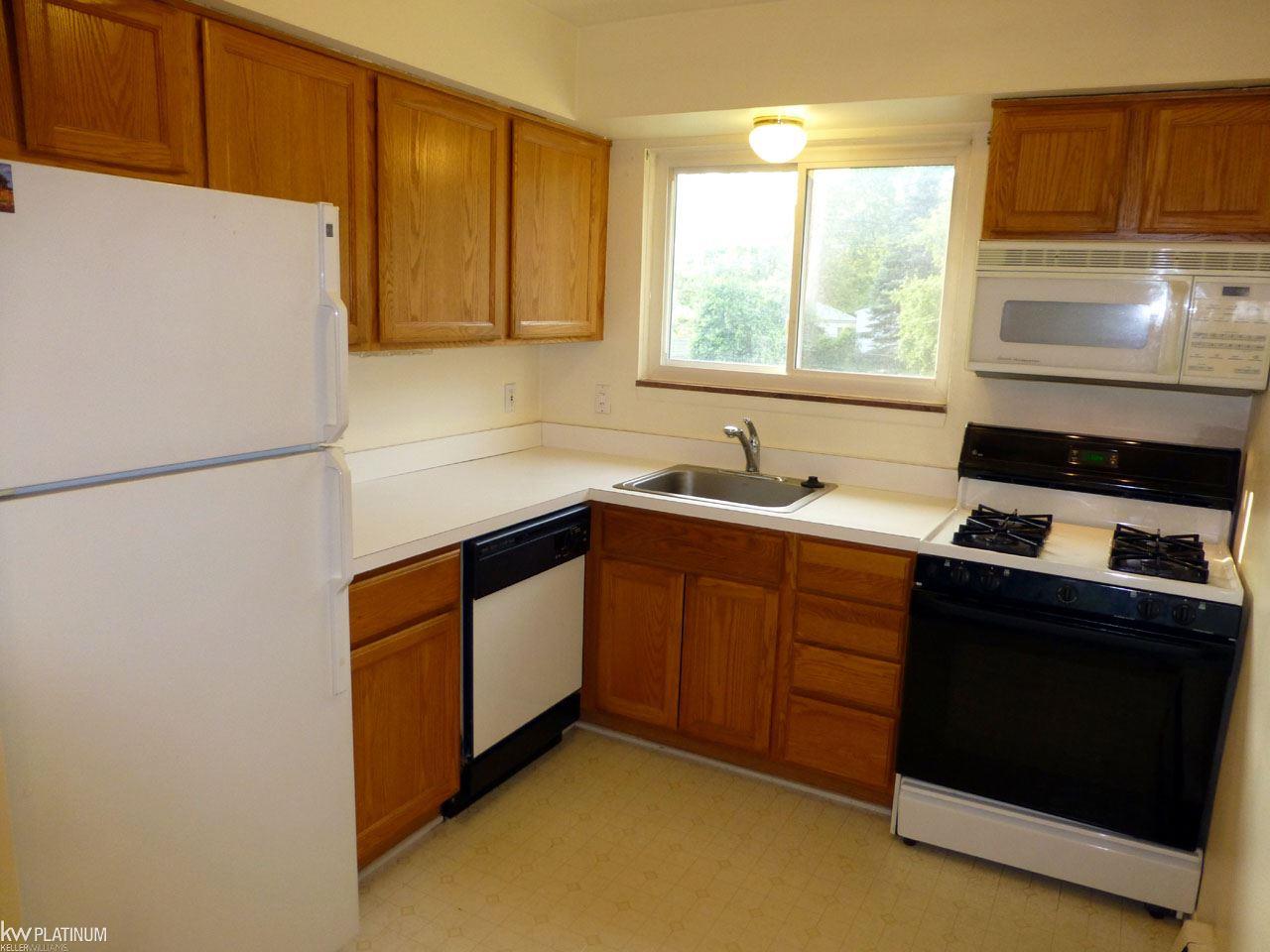 491 Miller Avenue, Unit 206 Rochester, MI 48307 - Photo 9 of 20 31386544-8.JPG