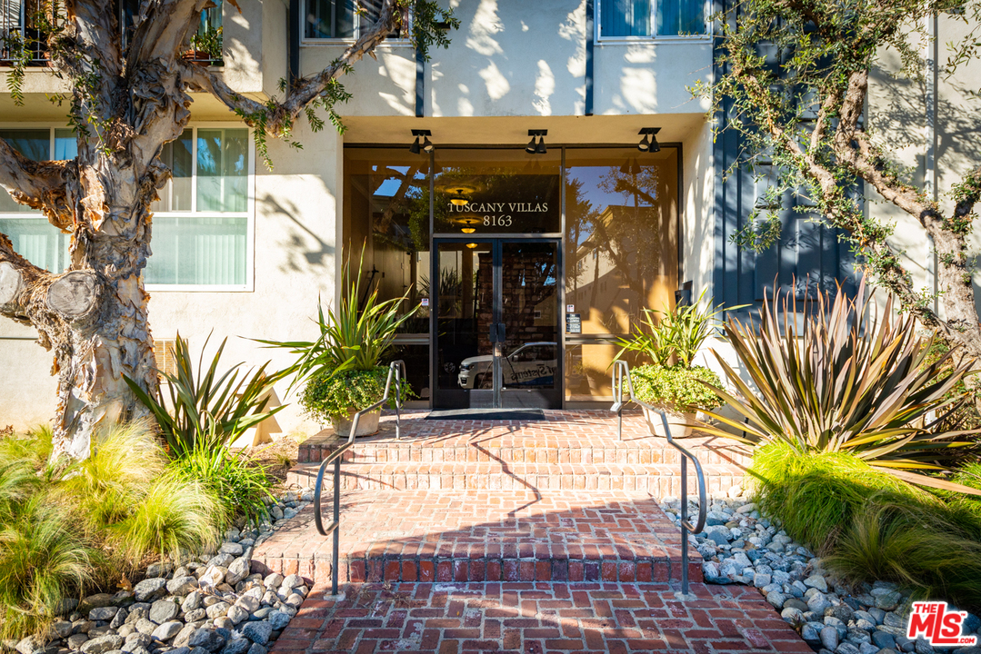 8163 Redlands Street, Unit 1 Playa del Rey, CA 90293 - Photo 1 of 28