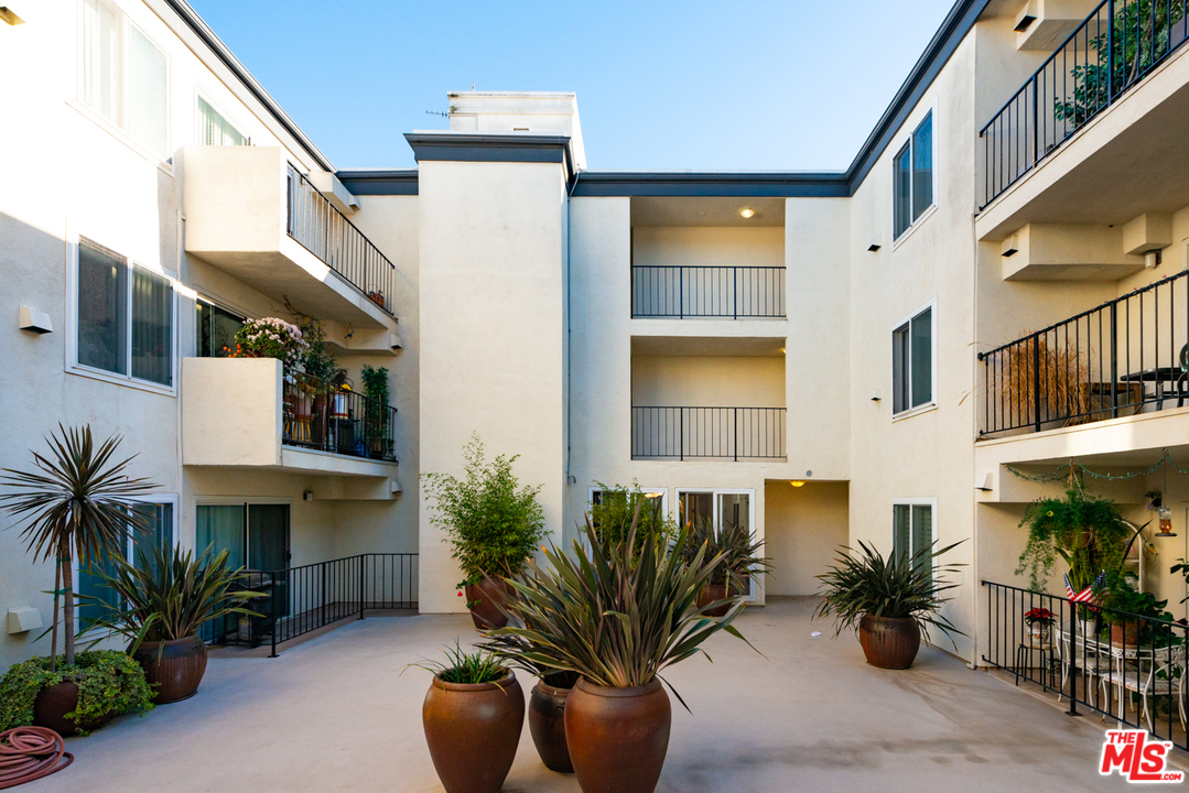 8163 Redlands Street, Unit 1 Playa del Rey, CA 90293 - Photo 16 of 28