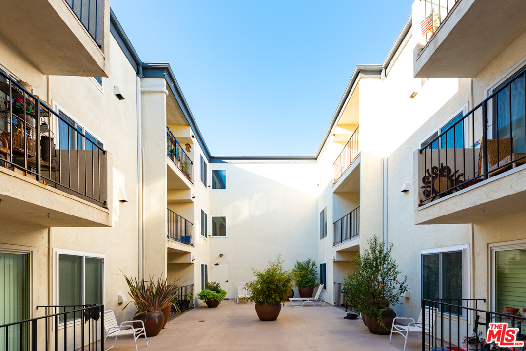 8163 Redlands Street, Unit 1 Playa del Rey, CA 90293 - Photo 17 of 28