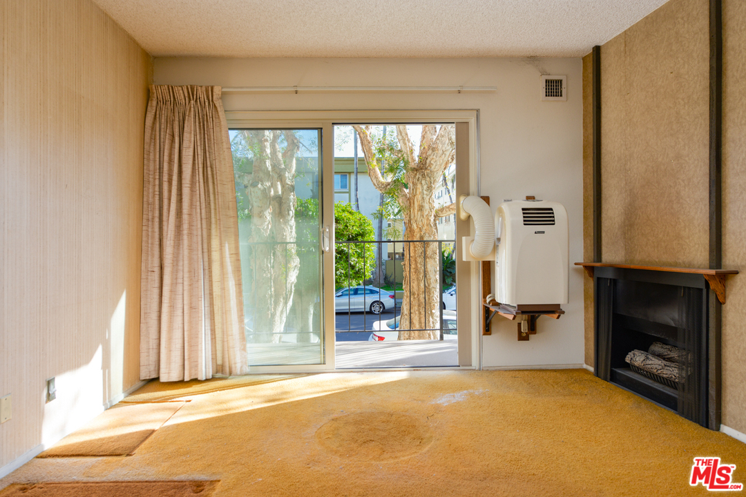 8163 Redlands Street, Unit 1 Playa del Rey, CA 90293 - Photo 5 of 28