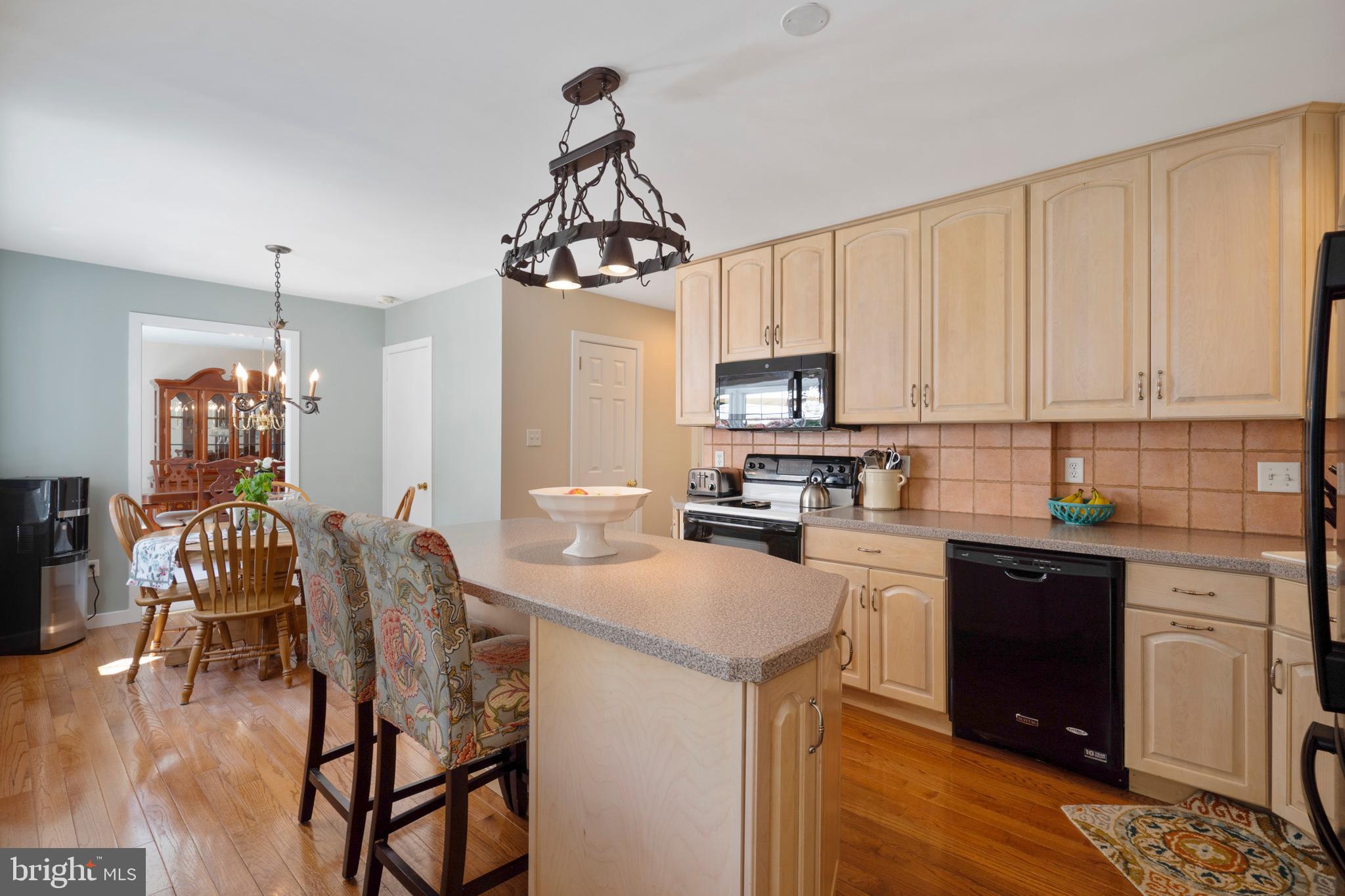 103 Old Oak Tree Road Lansdale, PA 19446 - Photo 16 of 53 Kitchen