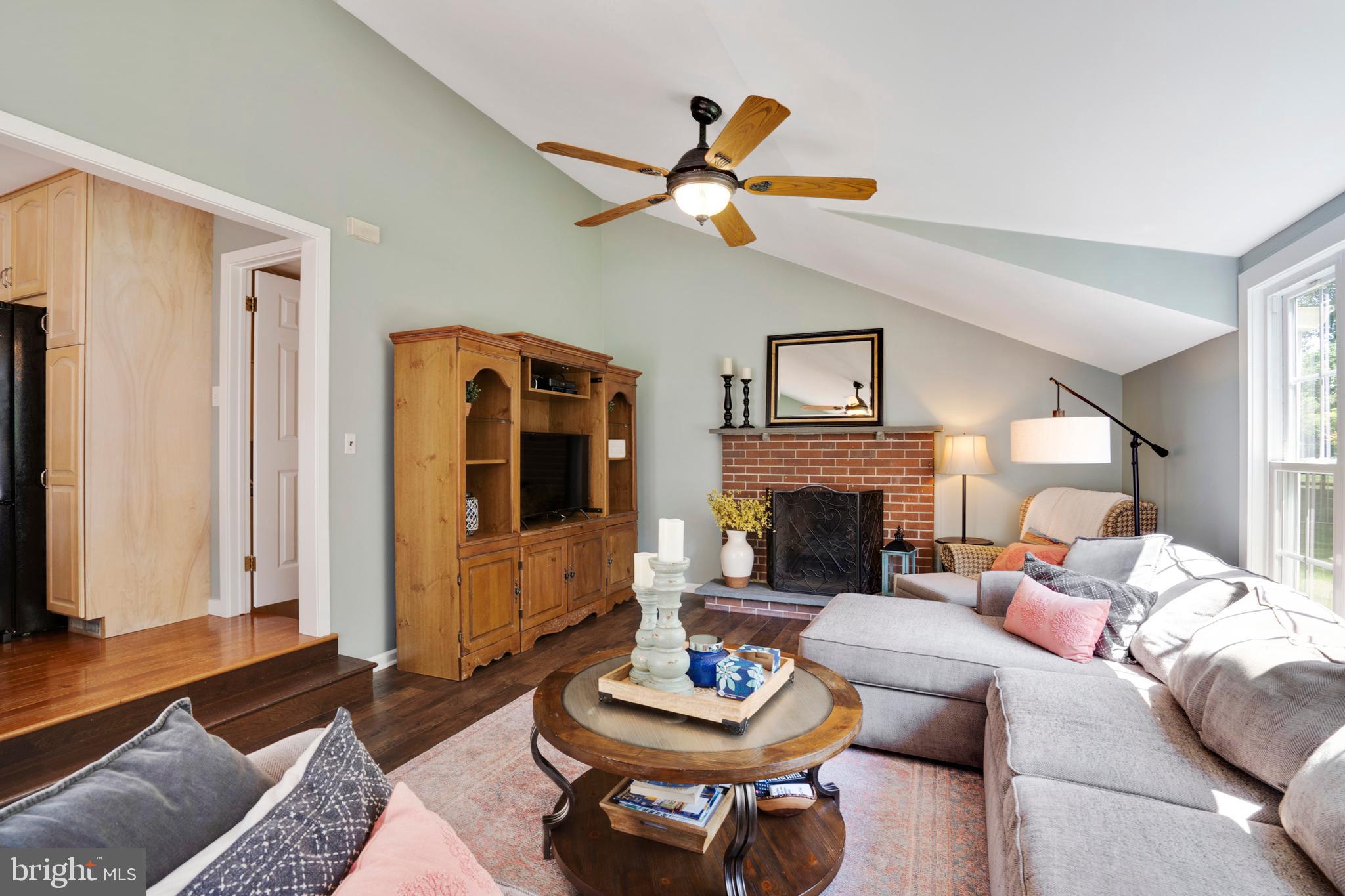 103 Old Oak Tree Road Lansdale, PA 19446 - Photo 21 of 53 Family Room