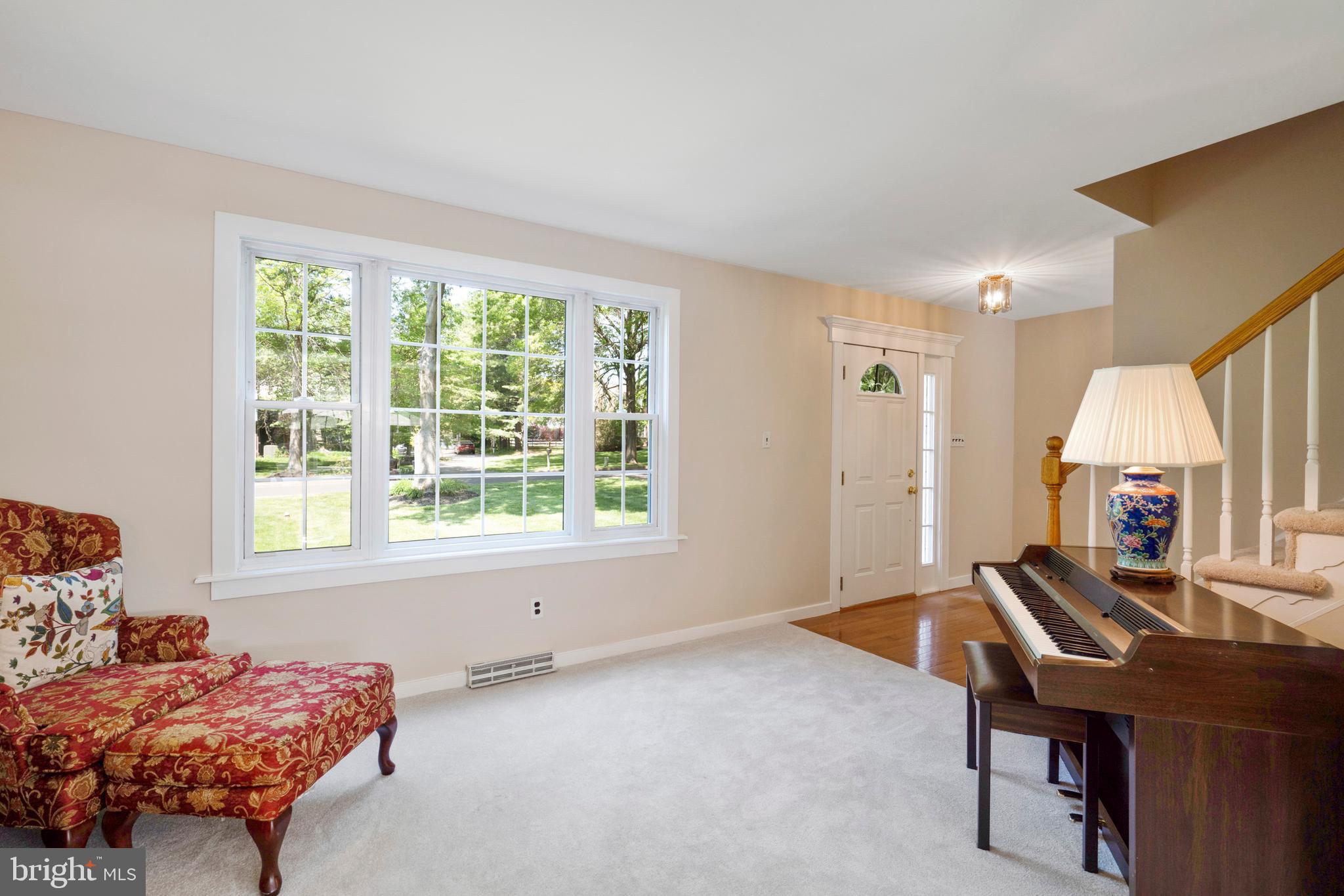 103 Old Oak Tree Road Lansdale, PA 19446 - Photo 9 of 53 Living Room