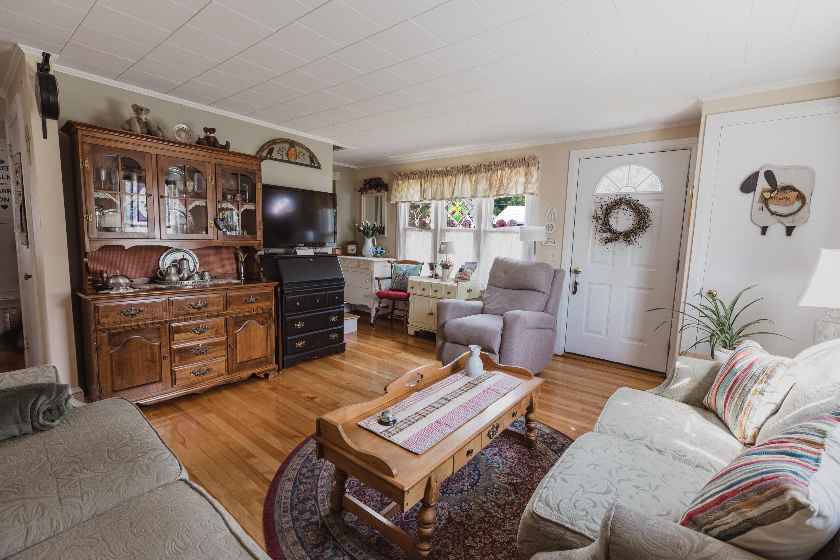 344 Maple Street Bangor, ME 04401 - Photo 15 of 41 344MaplestBangor_Aug_2022-13
