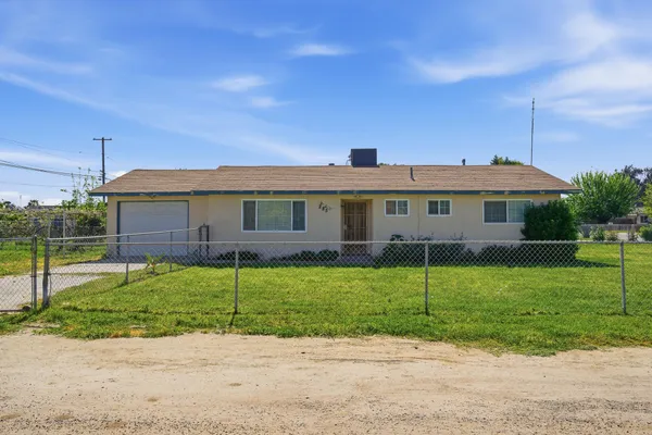 $299,900 | 285 East Jayne Avenue, Tipton, CA 93272