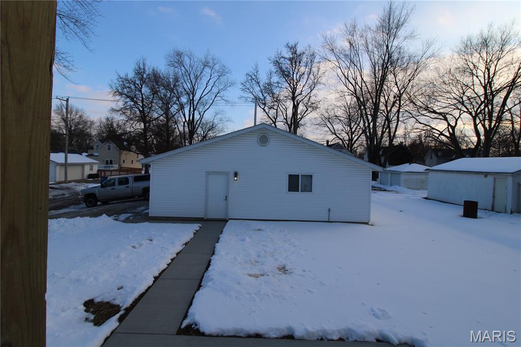 1420 13th Street Highland, IL 62249 - Photo 6 of 13