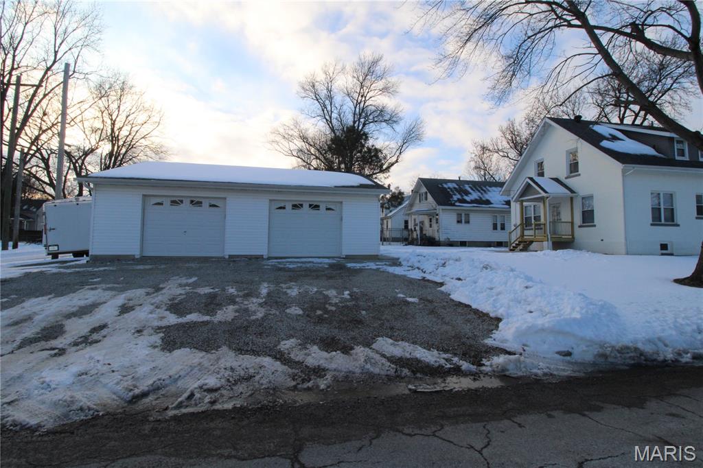 1420 13th Street Highland, IL 62249 - Photo 10 of 13