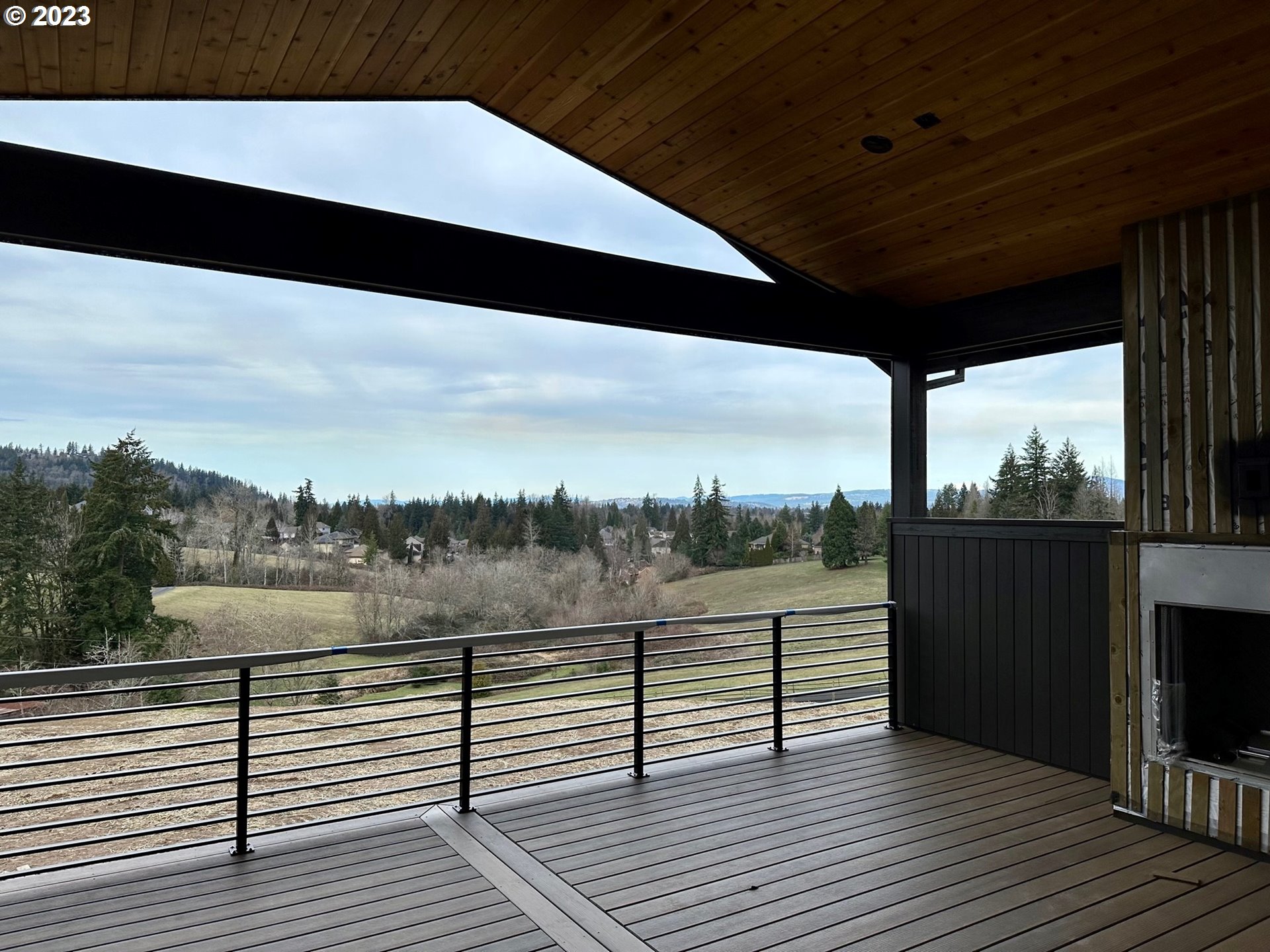 6925 Southeast Hogan Road Gresham, OR 97080 - Photo 3 of 11 Great Room