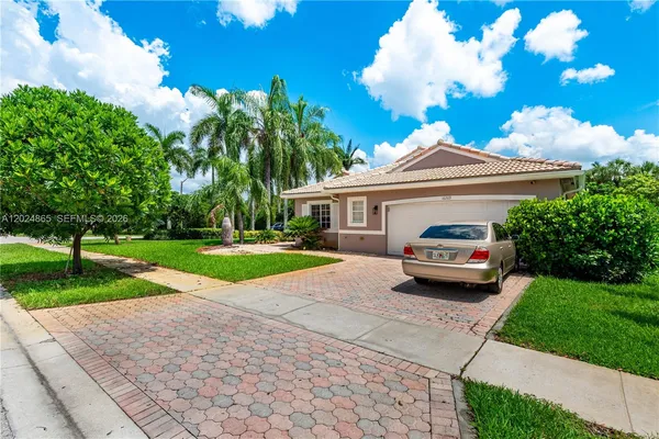$779,900 | 16269 Southwest 6th Street, Pembroke Pines, FL 33027