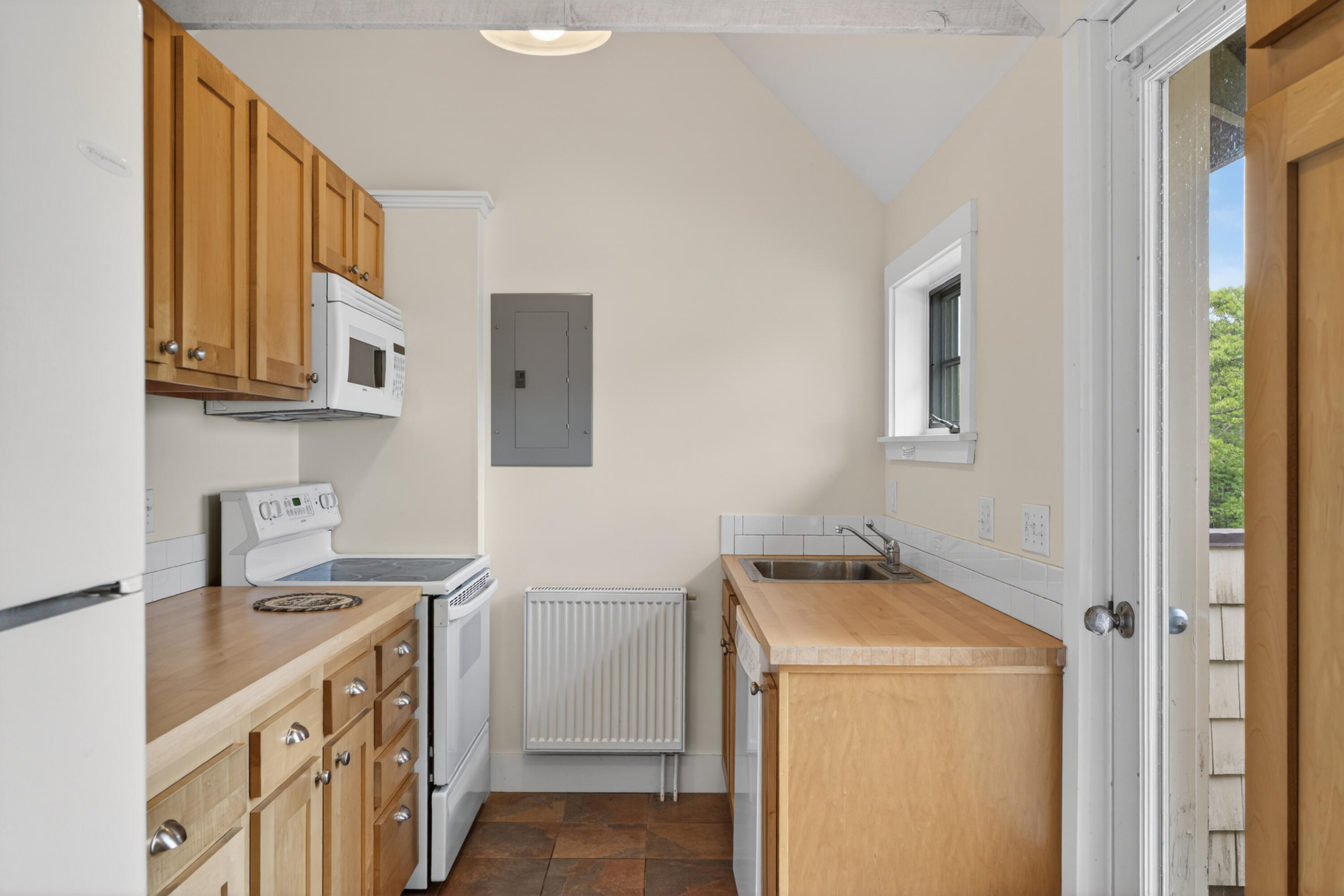 526 Belfast Road Camden, ME 04843 - Photo 39 of 90 526 Belfast Rd_0194