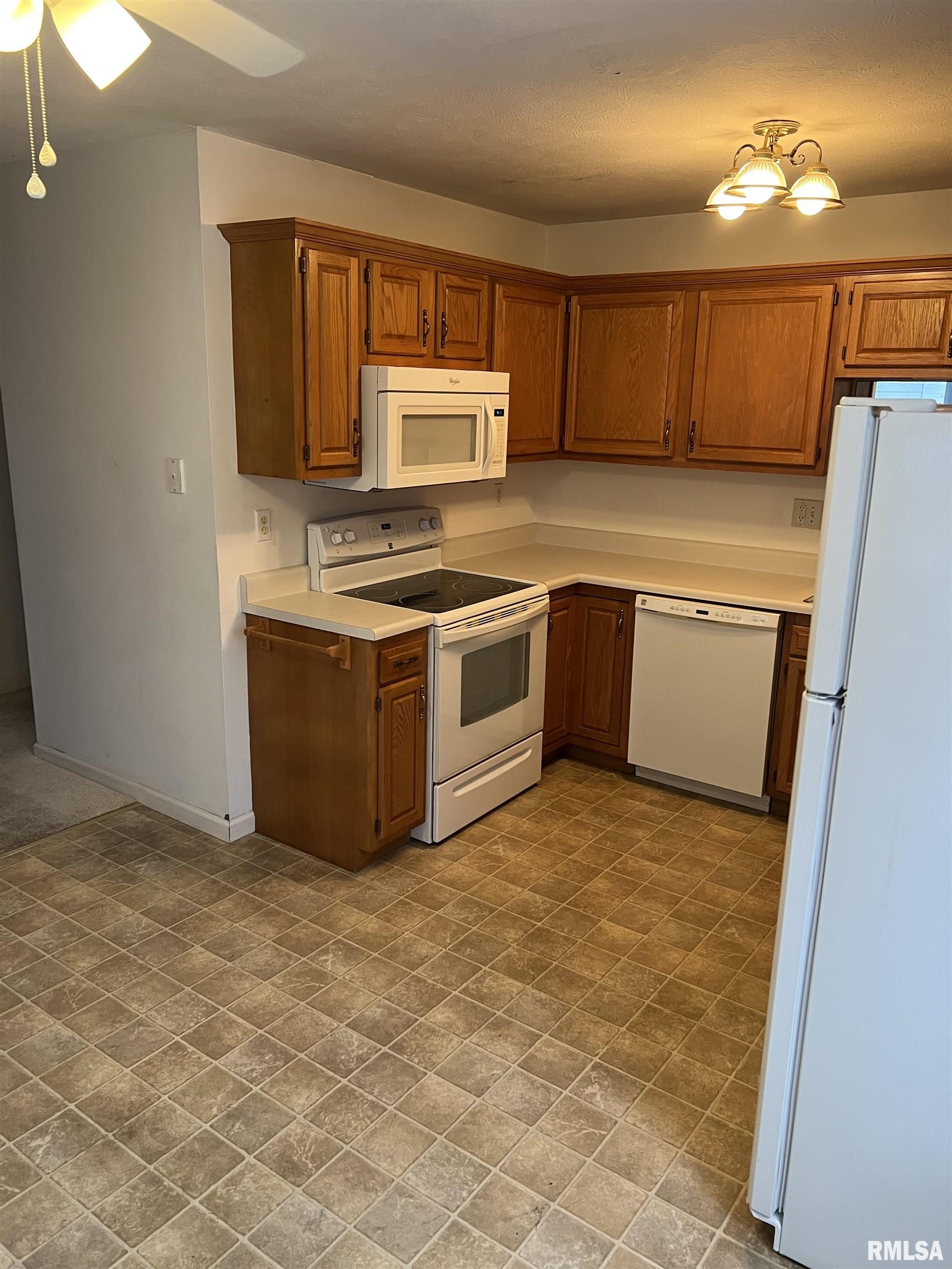 5100 Dove Drive Springfield, IL 62711 - Photo 7 of 35 Gallery Image 7