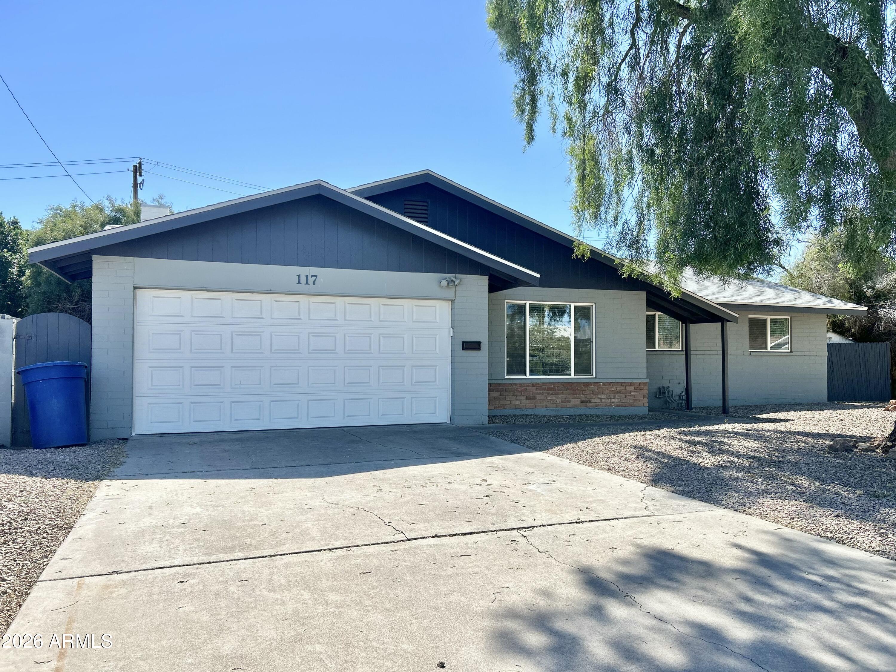 117 West Del Rio Drive Tempe, AZ 85282 - Photo 2 of 19 IMG_3326