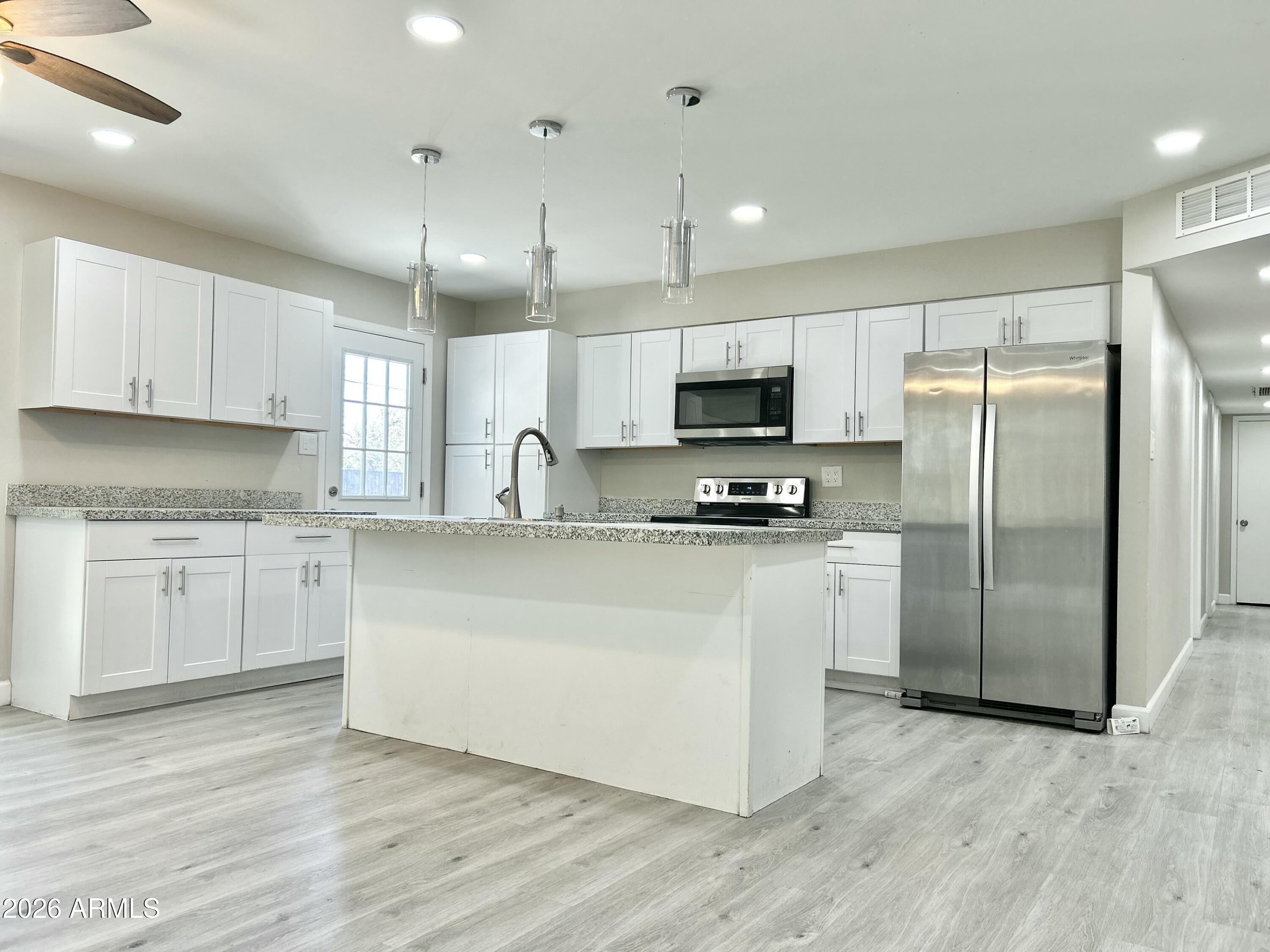 117 West Del Rio Drive Tempe, AZ 85282 - Photo 6 of 19 IMG_3330