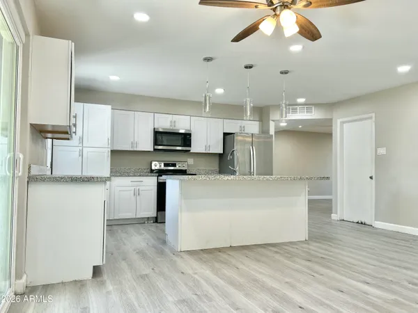 $2,795 | 117 West Del Rio Drive, Tempe, AZ 85282