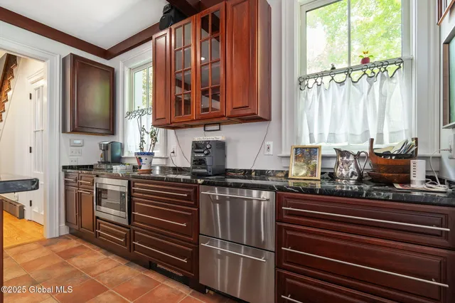 $1,400,000 | 2 Madison Avenue, Saratoga Springs, NY 12866