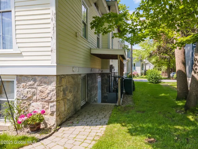 $1,400,000 | 2 Madison Avenue, Saratoga Springs, NY 12866