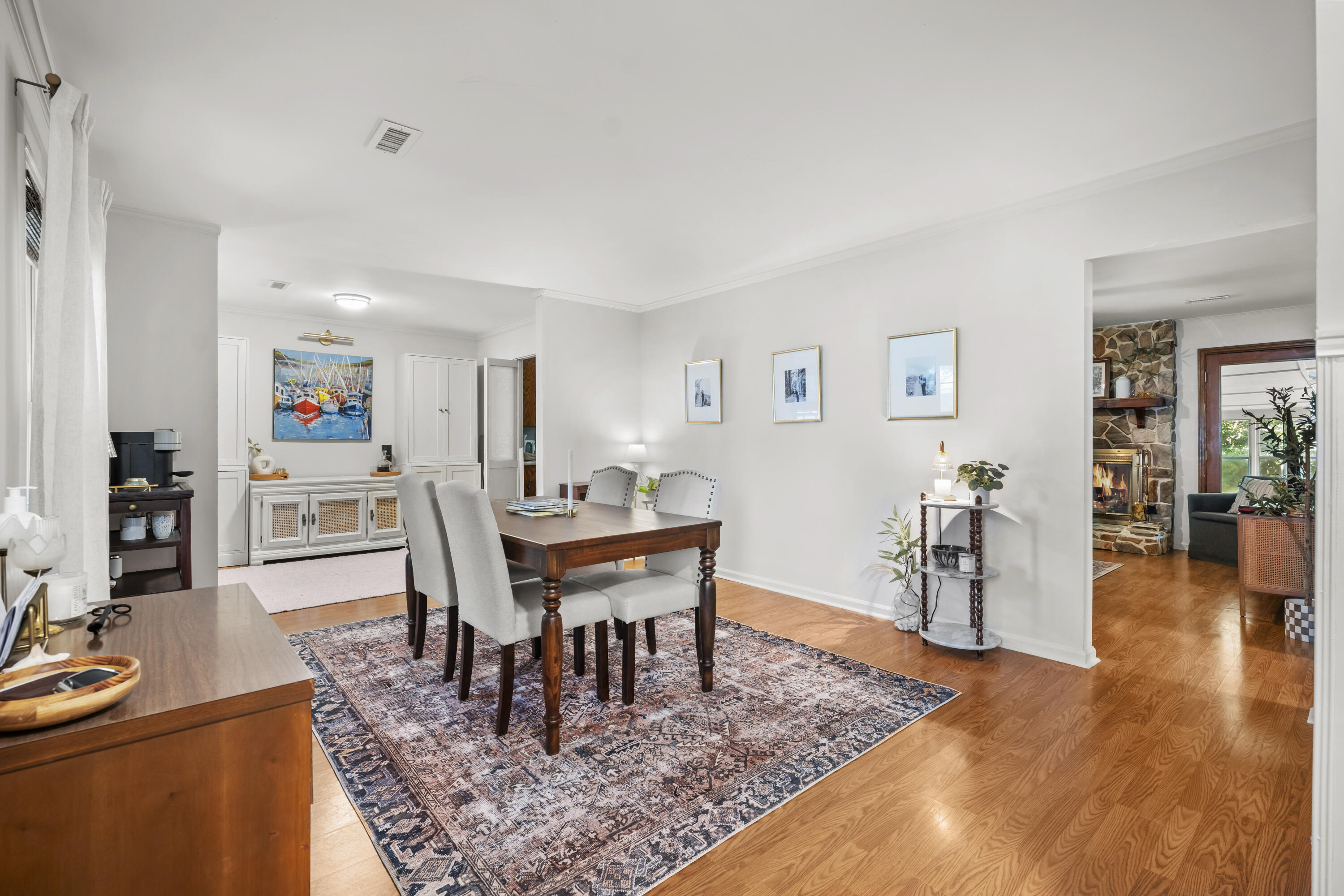 812 Farnham Road Charleston, SC 29412 - Photo 2 of 42 6B5F4167-AB4E-42A0-8CD9-0CAD55167D56