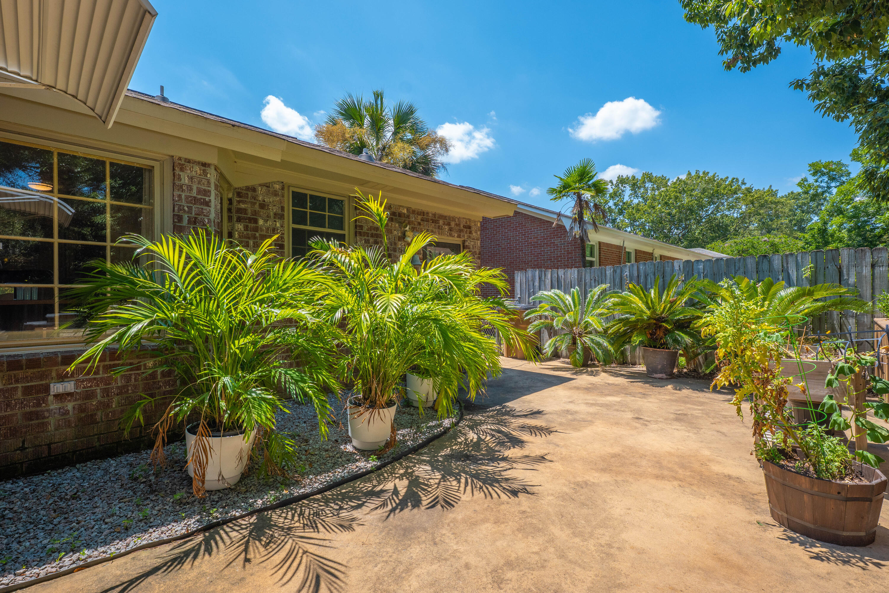 812 Farnham Road Charleston, SC 29412 - Photo 22 of 42 9AA8F4DD-D5C7-467C-B317-34DF8B03F8B8