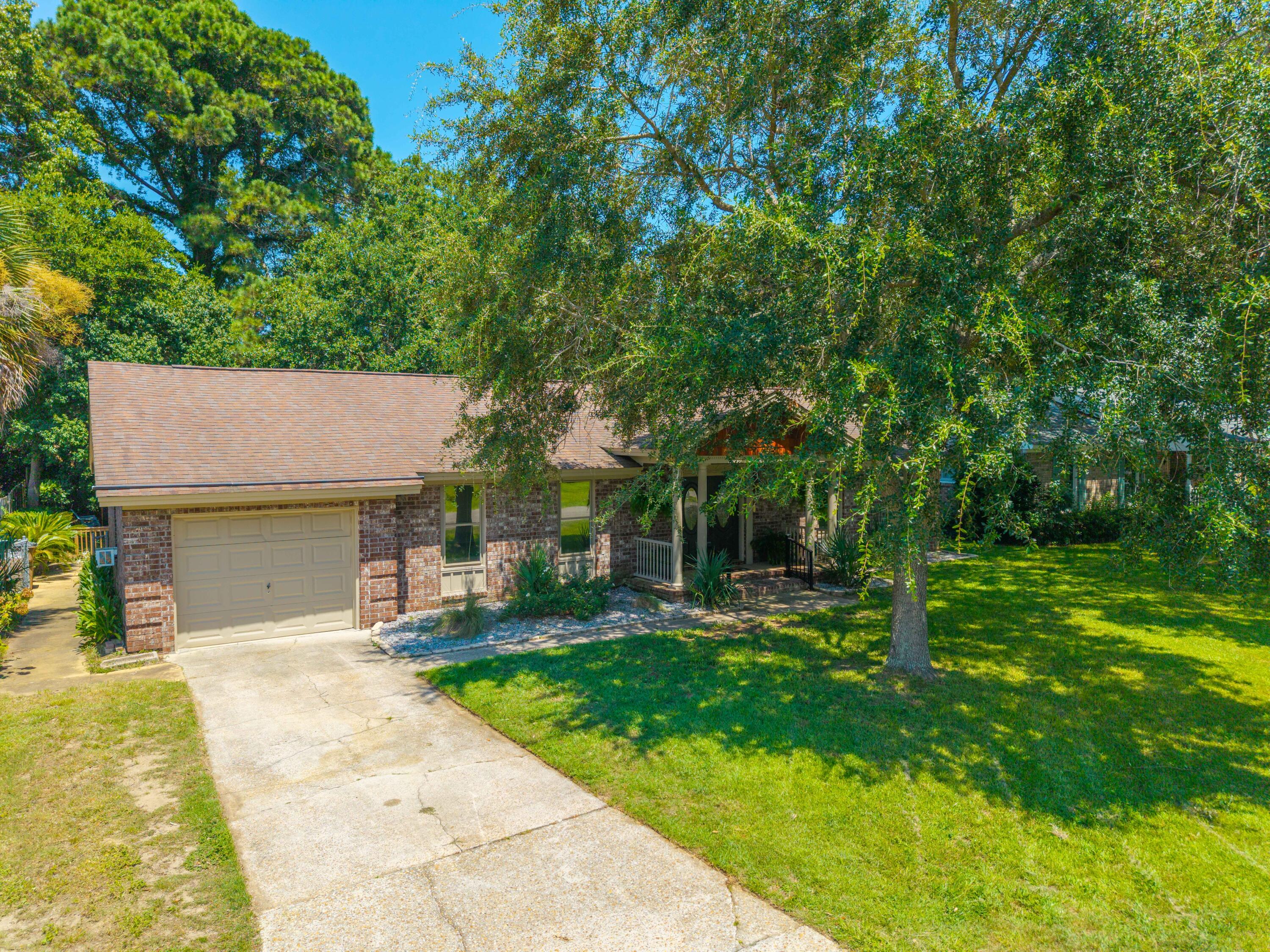 812 Farnham Road Charleston, SC 29412 - Photo 33 of 42 DB226EF2-B437-4A8E-BB9C-199B3981FC30