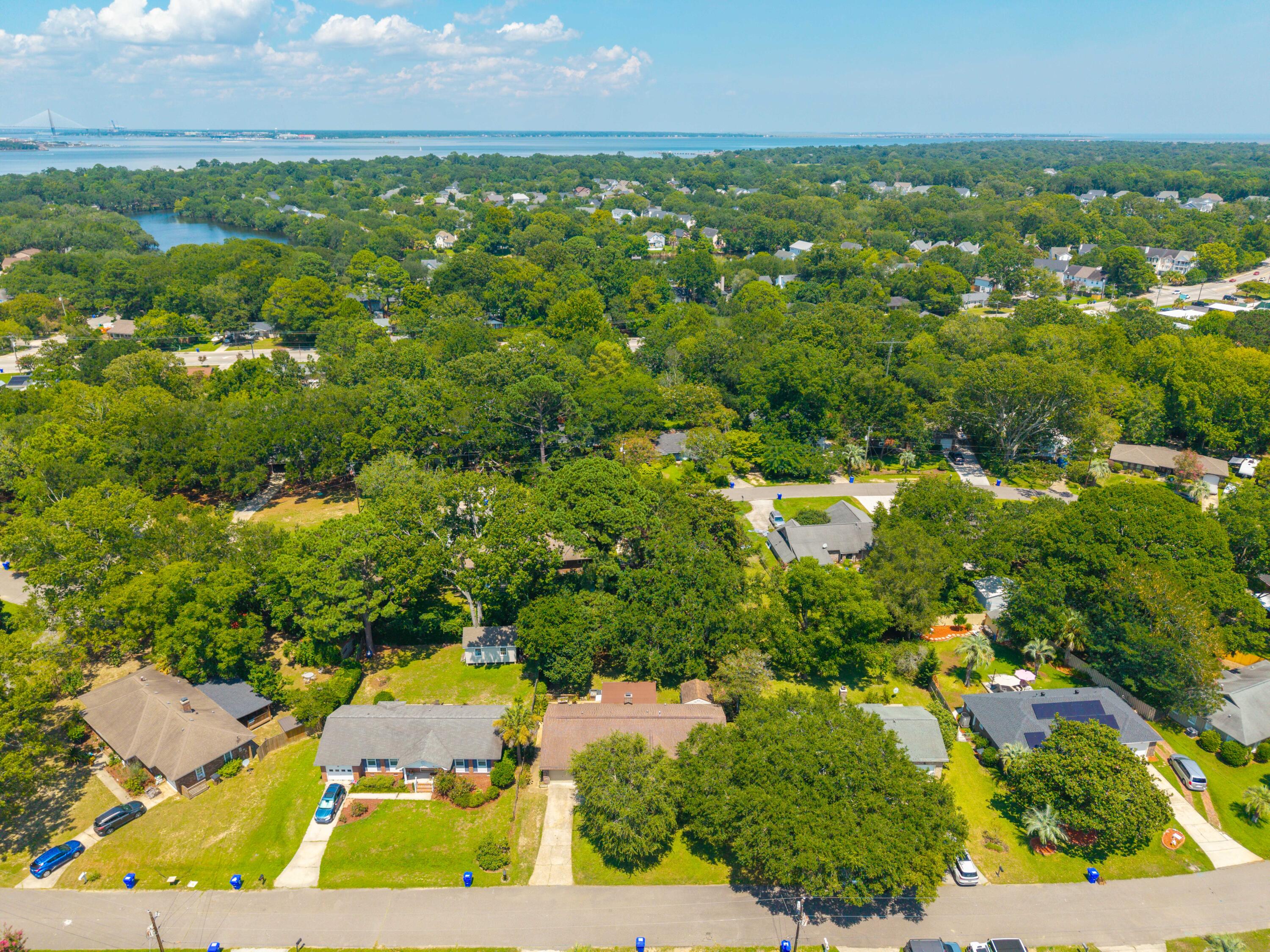 812 Farnham Road Charleston, SC 29412 - Photo 36 of 42 7566A595-B933-4B19-AEF0-2CB0630E388F
