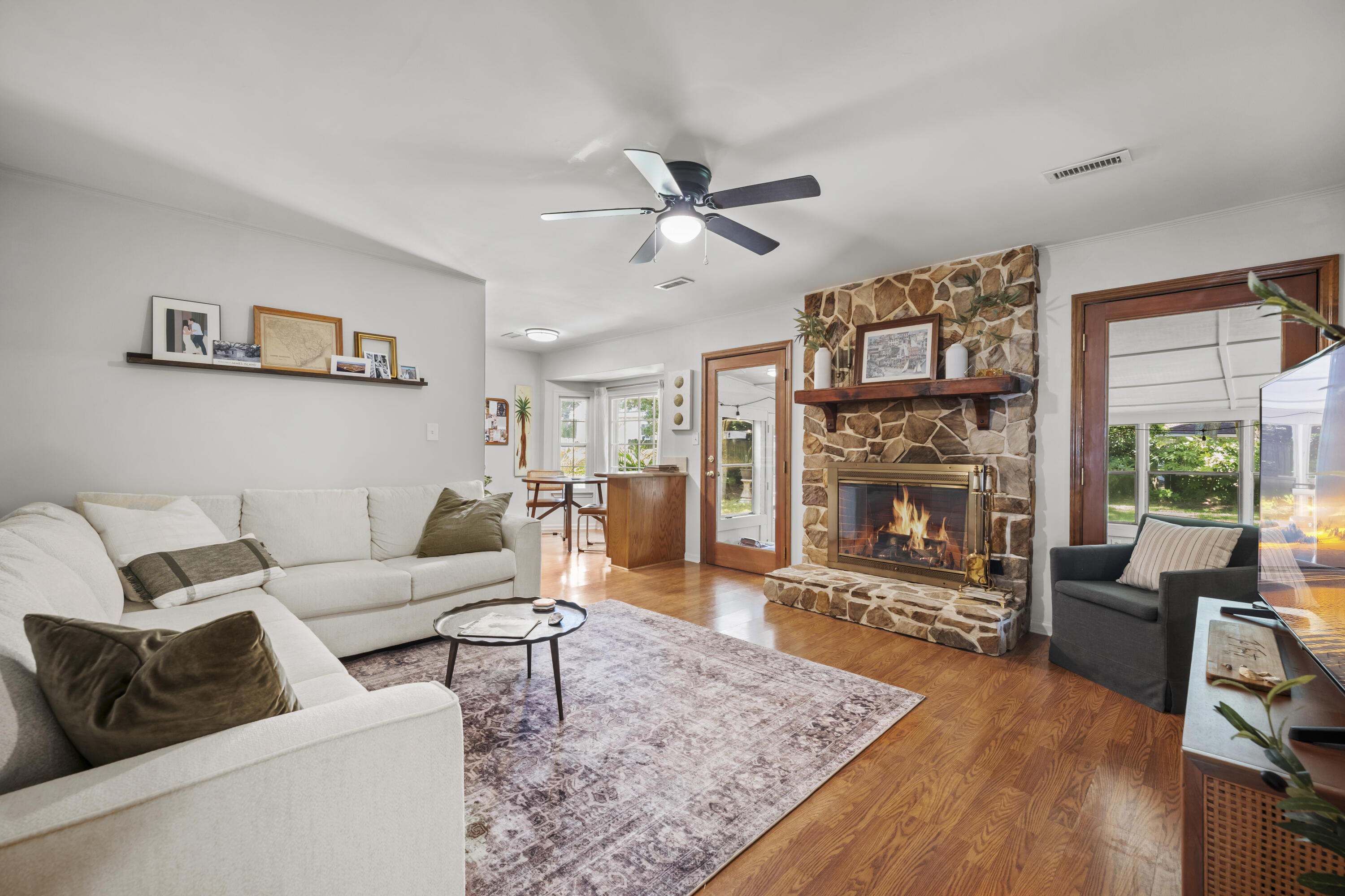 812 Farnham Road Charleston, SC 29412 - Photo 8 of 42 FC218C69-2A67-421B-A629-C3CBAF31EB99