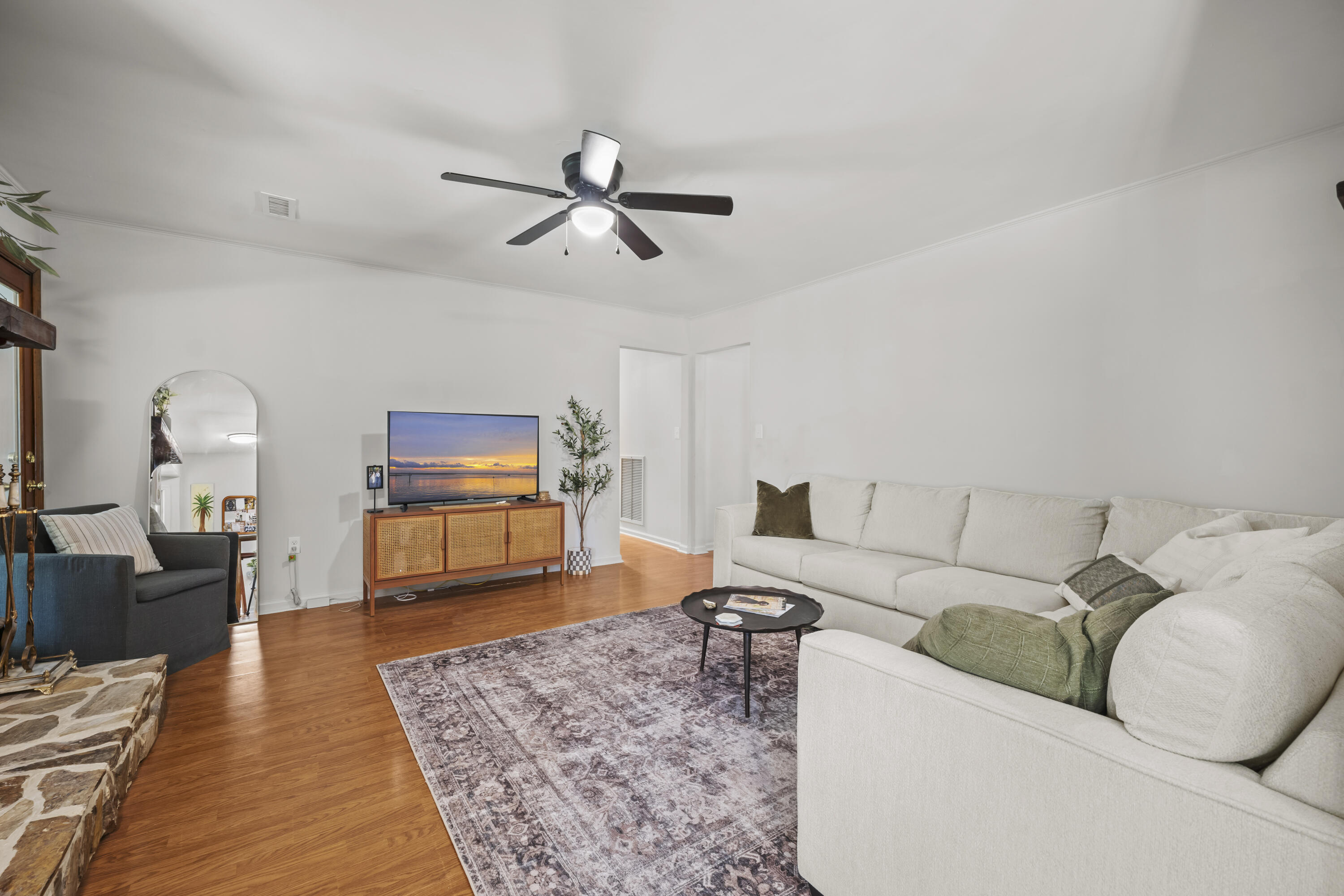 812 Farnham Road Charleston, SC 29412 - Photo 9 of 42 5F7CD170-40EB-4554-817D-14CF364ED691
