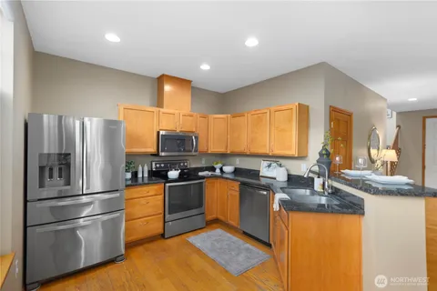 $750,000 | 460 226th Place Northeast, Sammamish, WA 98074