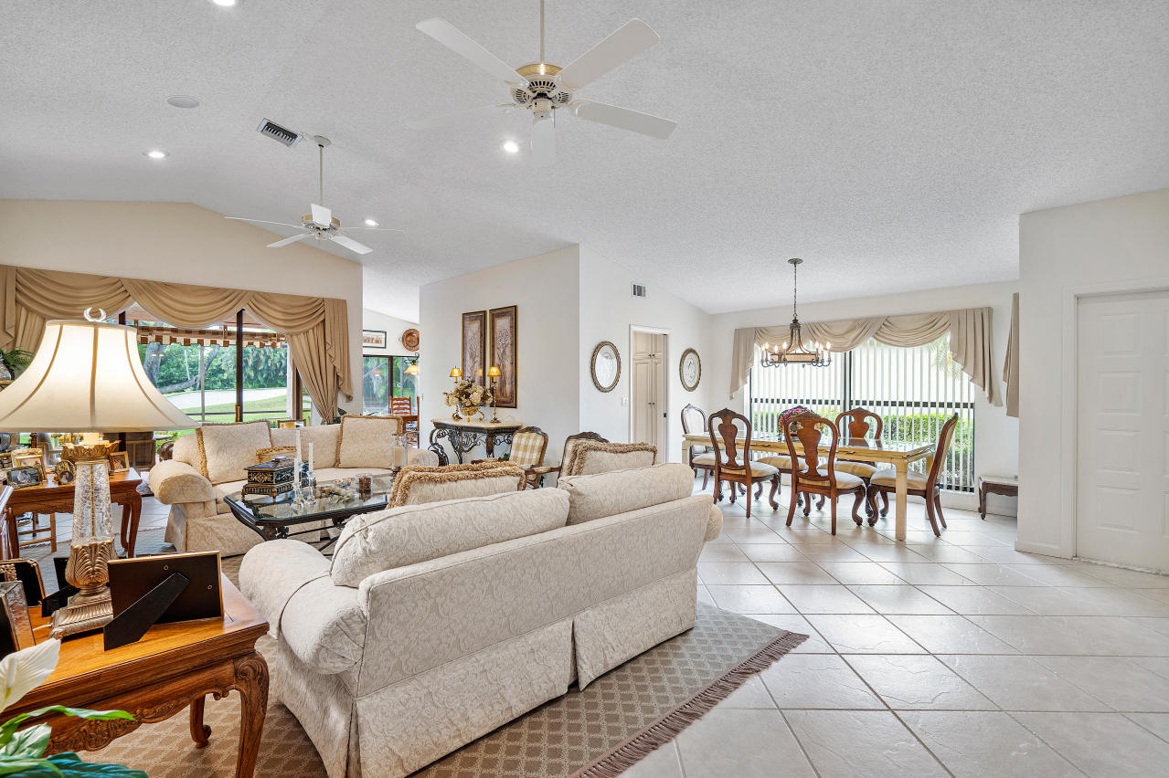 11150 Cloverleaf Circle Boca Raton, FL 33428 - Photo 14 of 36 015-11150CloverleafCircle-BocaRaton-FL-3