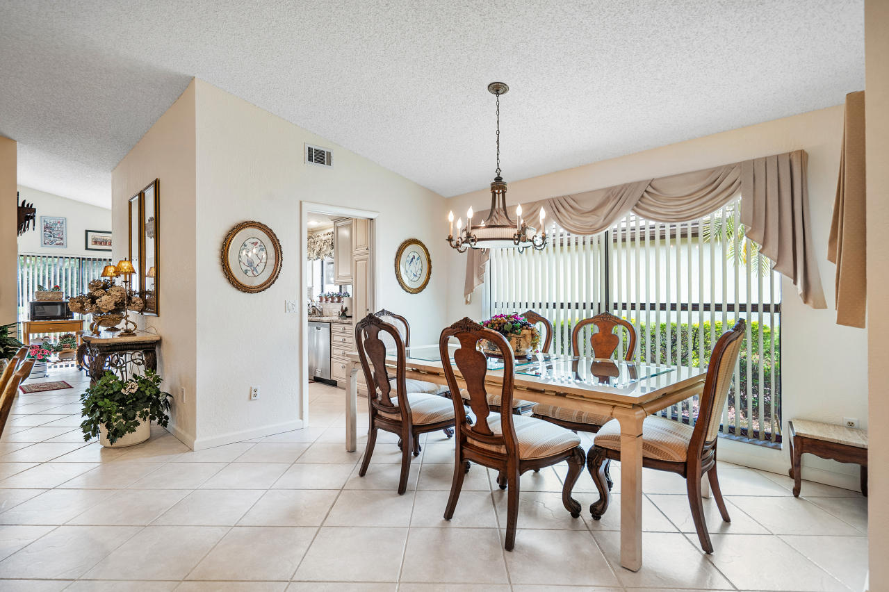 11150 Cloverleaf Circle Boca Raton, FL 33428 - Photo 8 of 36 Clean, neutral colors throughout